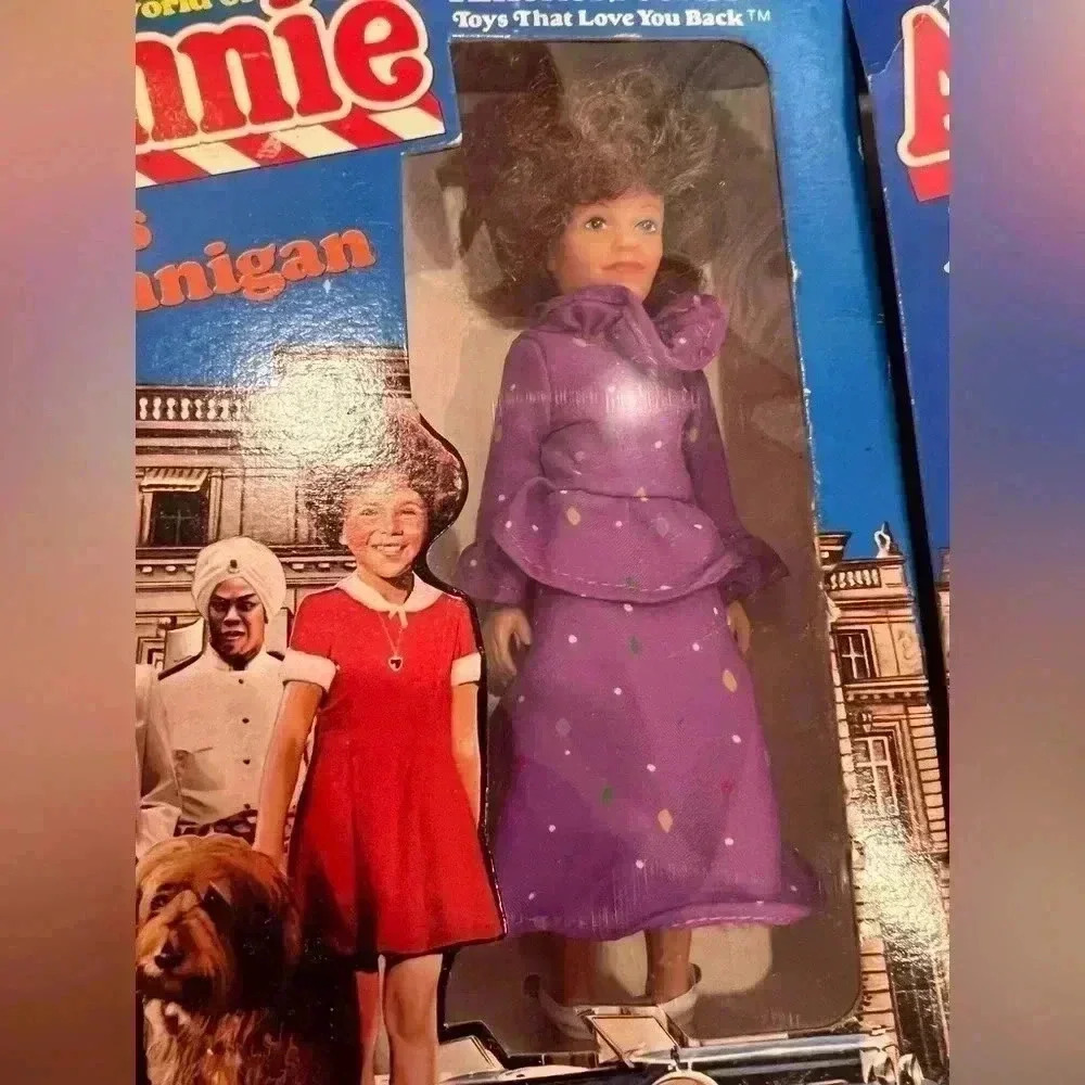 Vintage 1982 World of Annie Knickerbocker Dolls - Picture 3 of 4